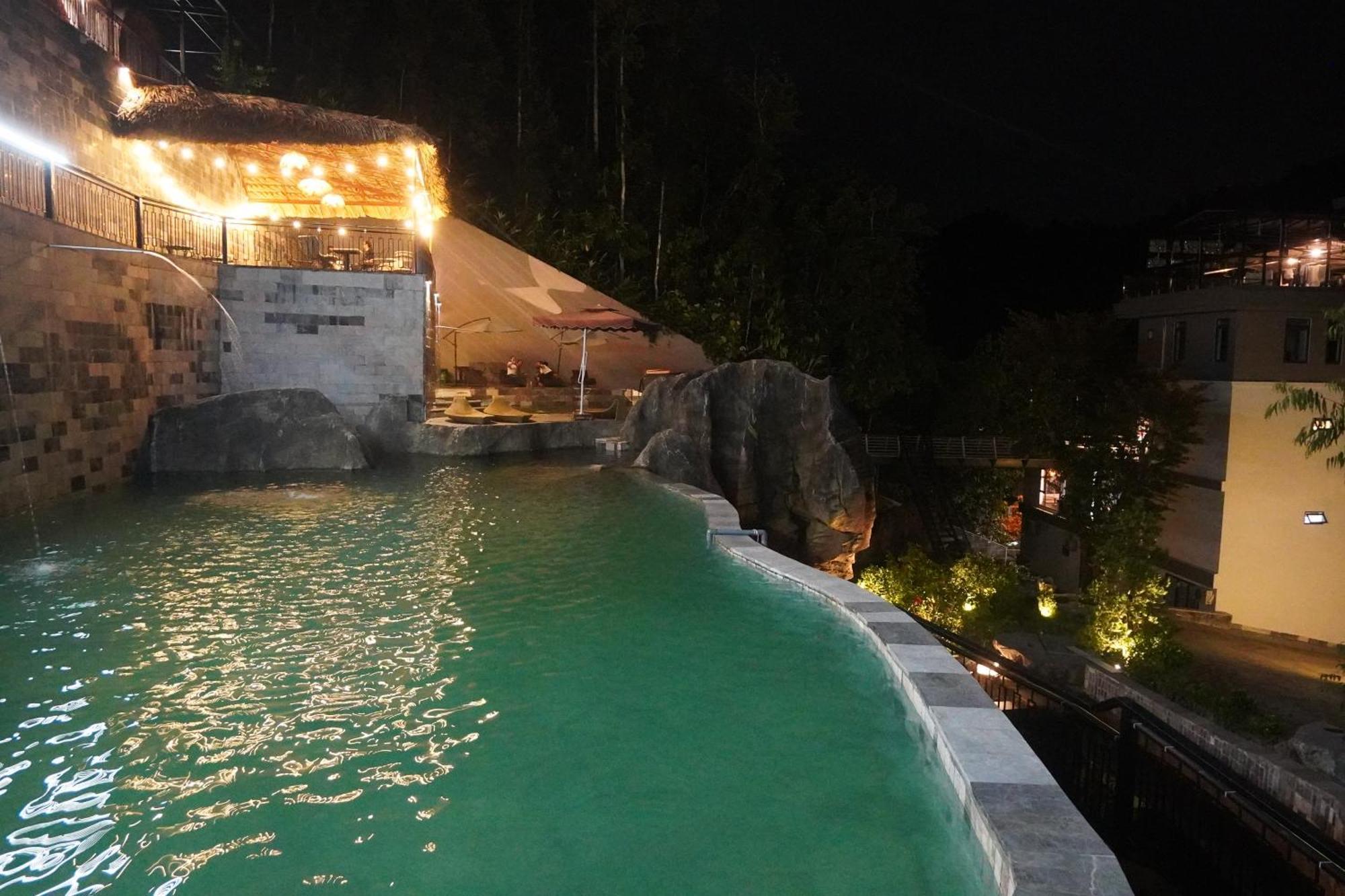 Lotus Premium Lodge - Lotus Group Tours Ha Giang Bagian luar foto