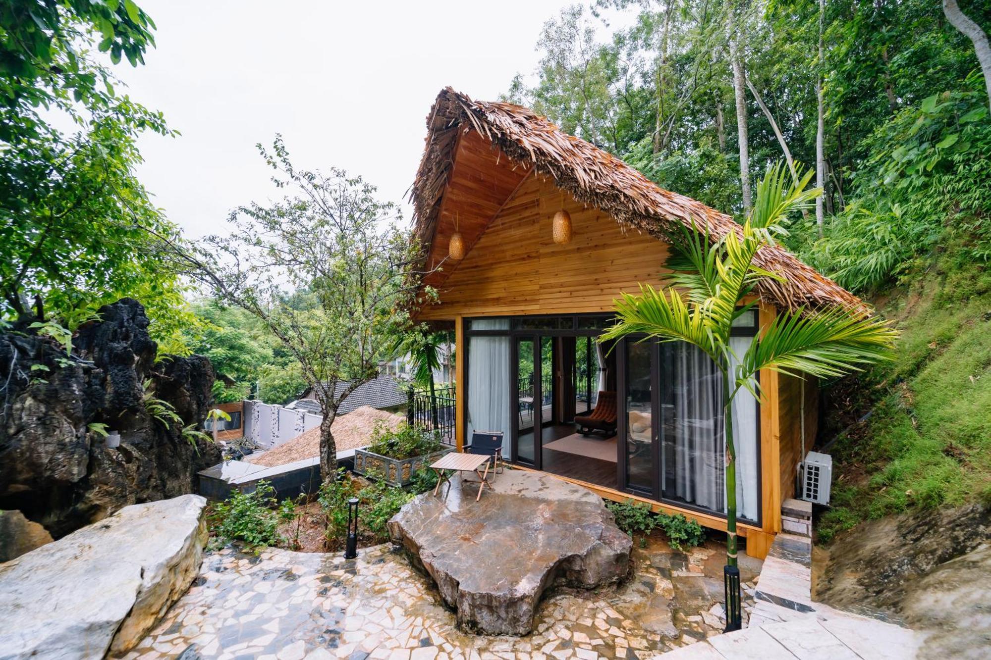 Lotus Premium Lodge - Lotus Group Tours Ha Giang Bagian luar foto