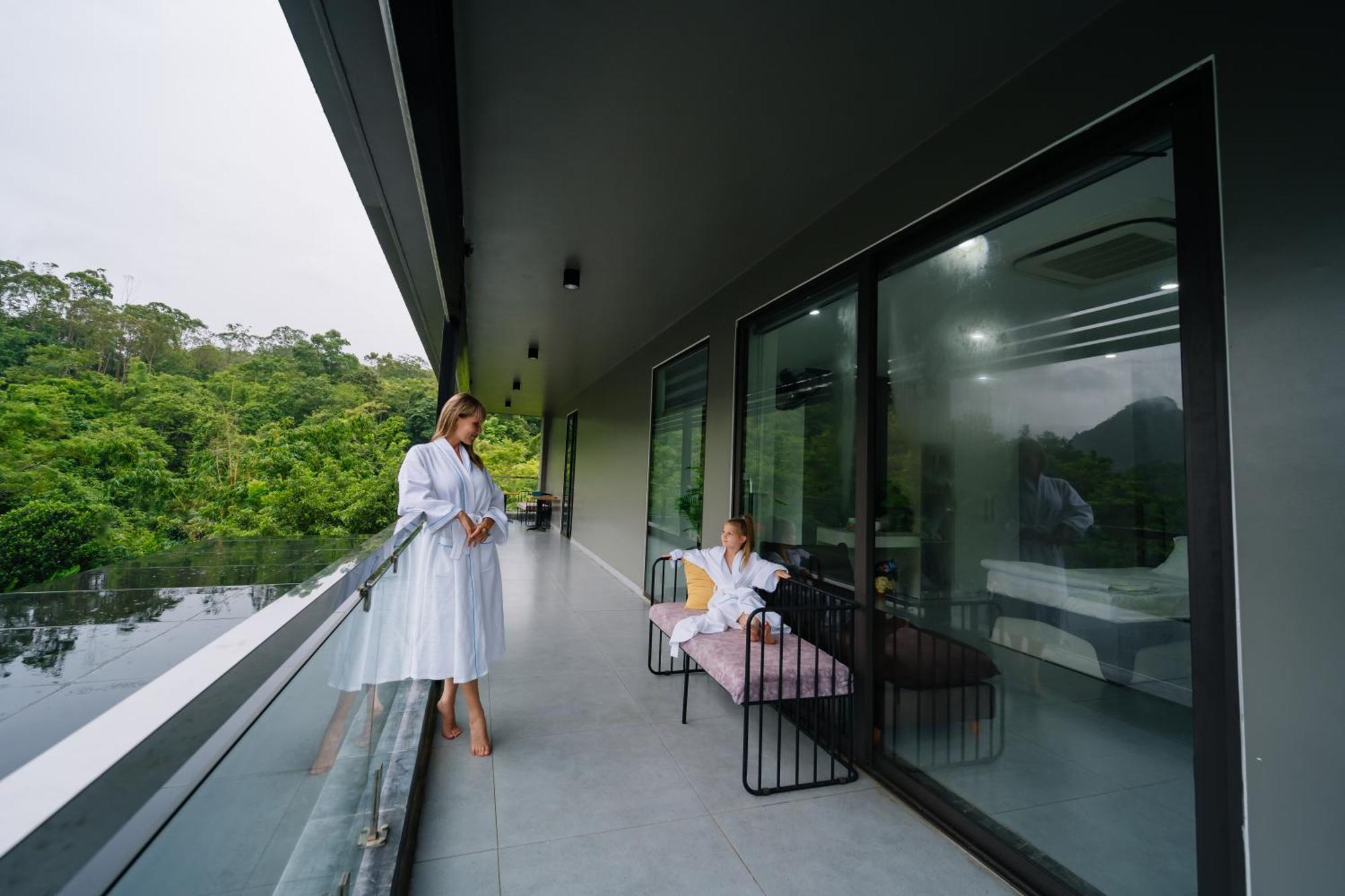 Lotus Premium Lodge - Lotus Group Tours Ha Giang Bagian luar foto