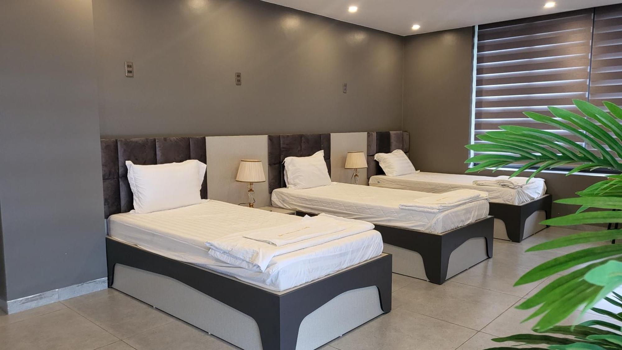 Lotus Premium Lodge - Lotus Group Tours Ha Giang Bagian luar foto